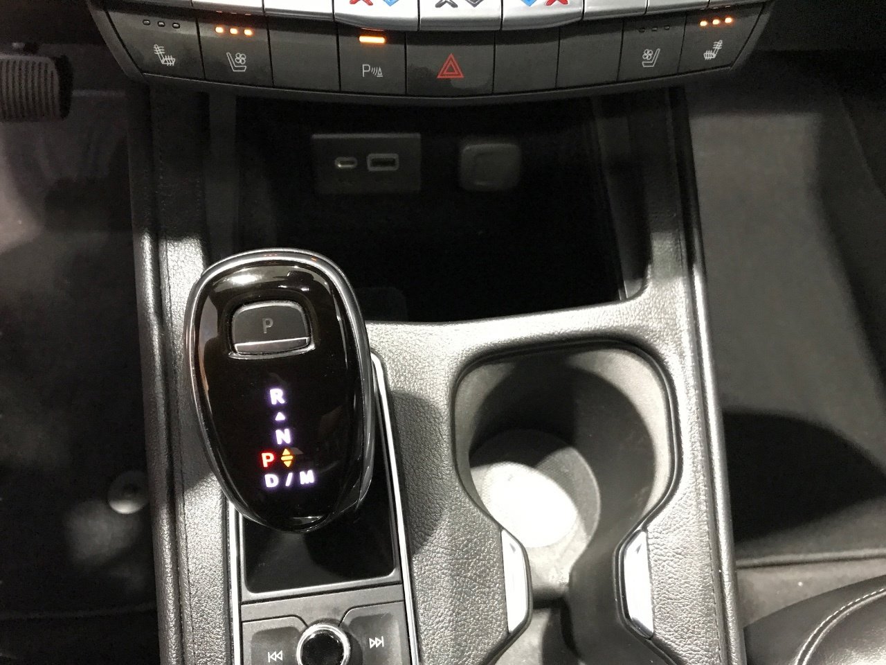 Used 2020 Cadillac XT4 Premium Luxury AWD/4WD image 21