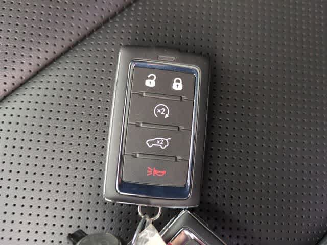 New 2025 Jeep Grand Cherokee L Limited w/ Luxury Tech Group II AWD/4WD image 38