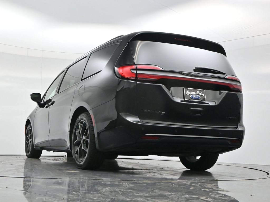 Used 2025 Chrysler Pacifica Limited FWD image 46