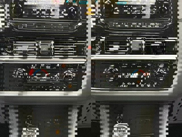 New 2025 Nissan Pathfinder SL w/ SL Premium Package image 28