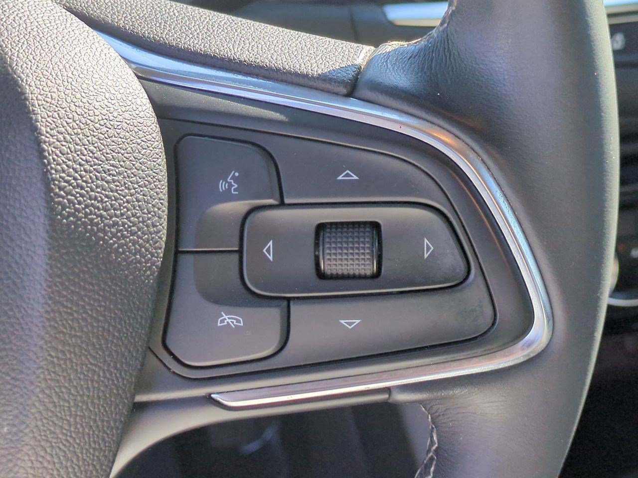 Used 2022 Buick Encore GX Preferred w/ Sport Touring Package FWD image 20