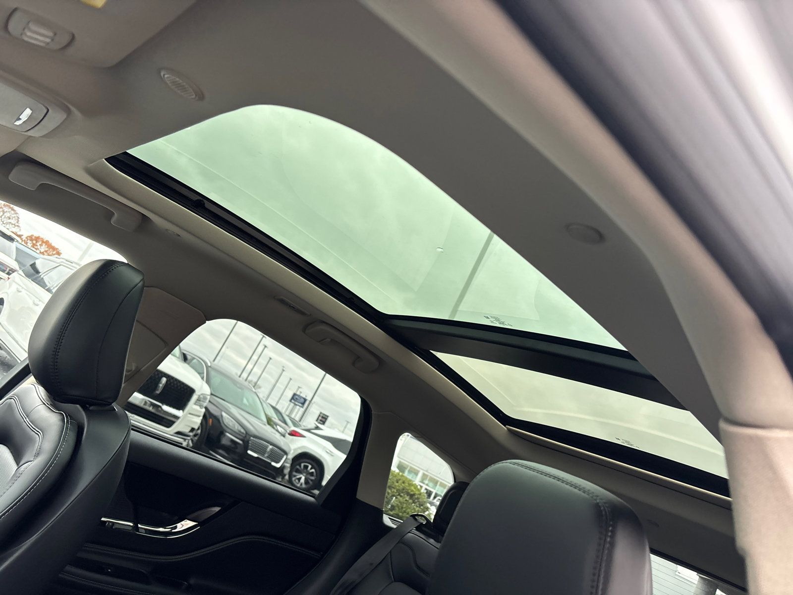 New 2026 Lincoln Corsair Premiere image 26