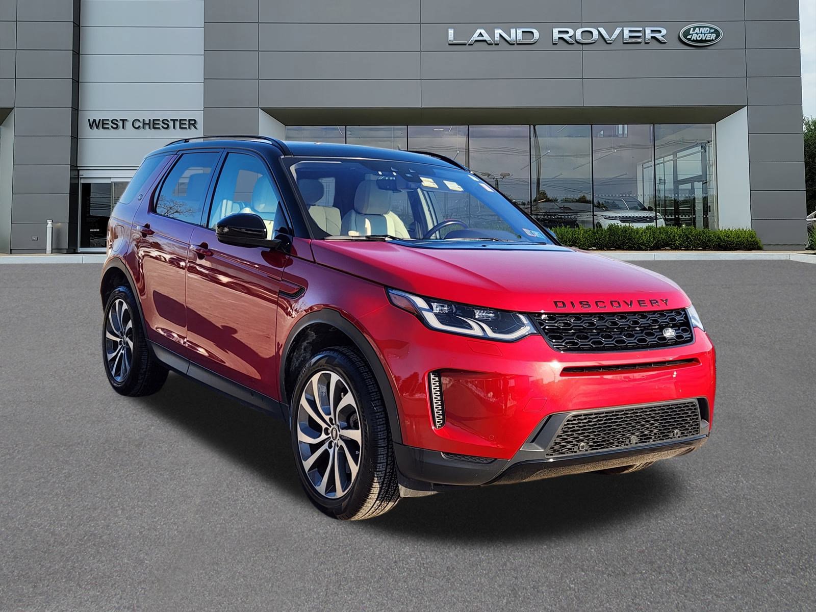 Used 2020 Land Rover Discovery Sport SE image 2