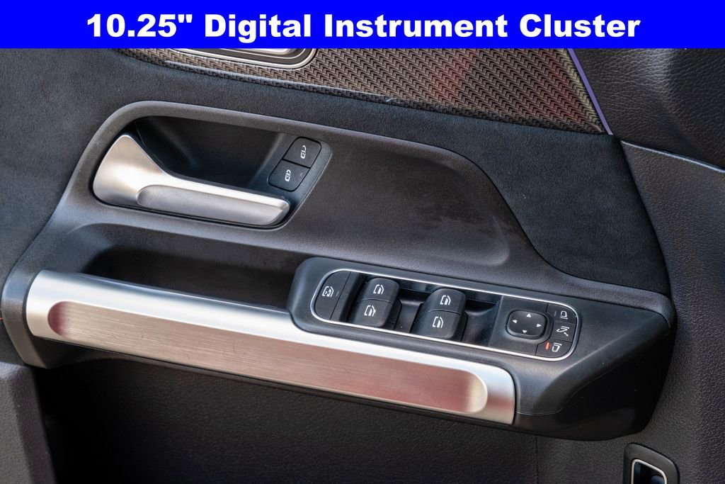 Used 2021 Mercedes-Benz GLB 250 4MATIC image 14