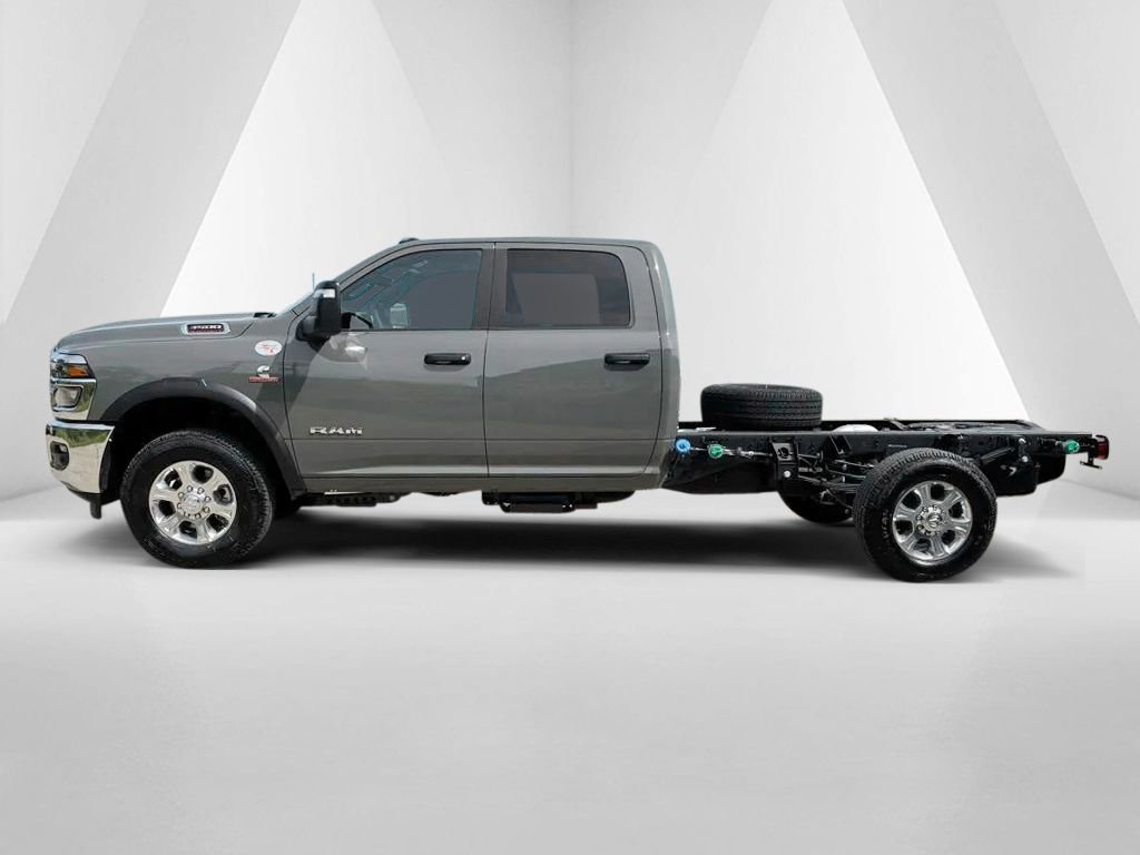 New 2026 RAM 3500 Tradesman AWD/4WD image 4