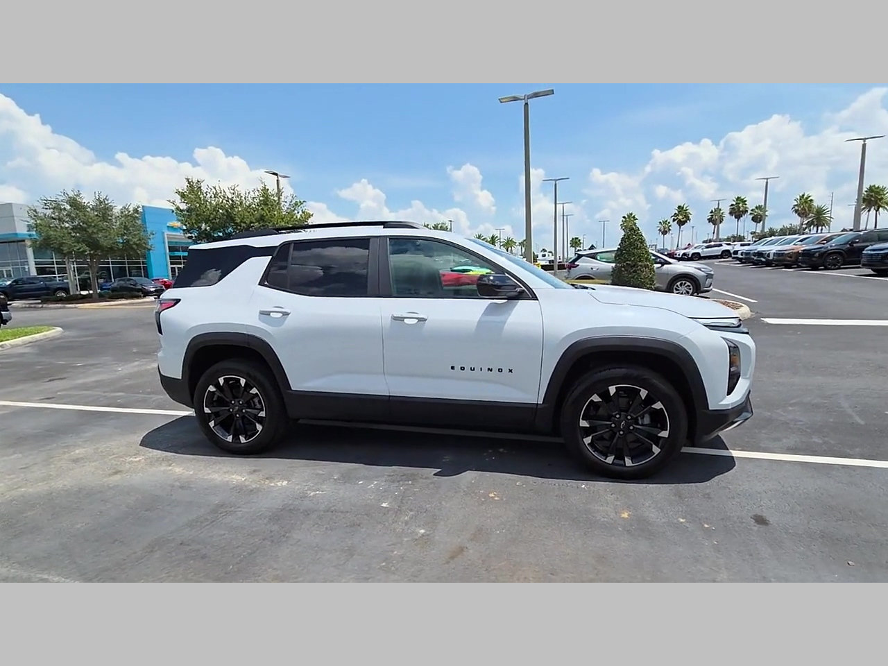 New 2027 Chevrolet Equinox RS w/ LPO, Floor Liner Package AWD/4WD image 17