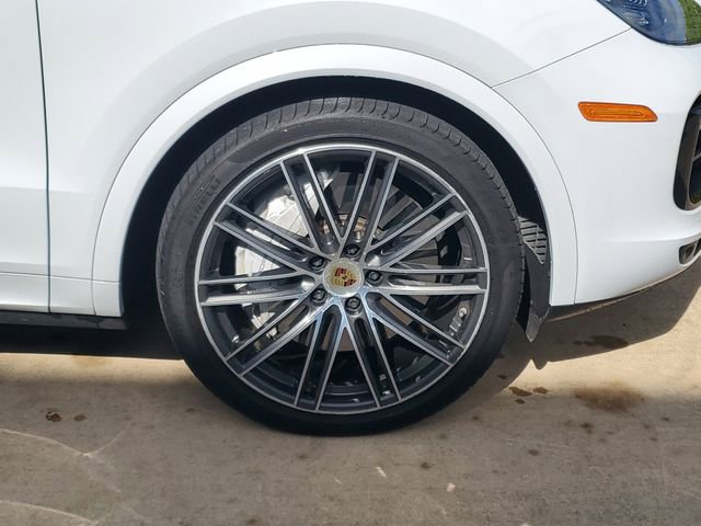 Used 2021 Porsche Cayenne Turbo image 14