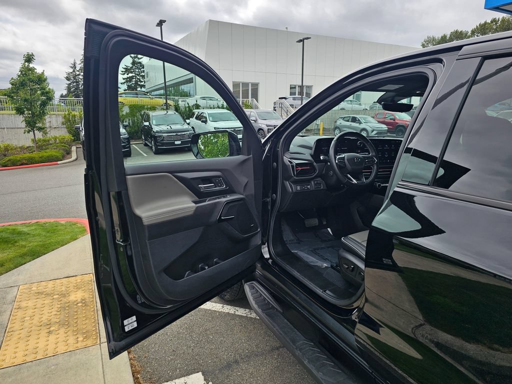 Used 2026 Chevrolet Silverado EV Trail Boss AWD/4WD image 19