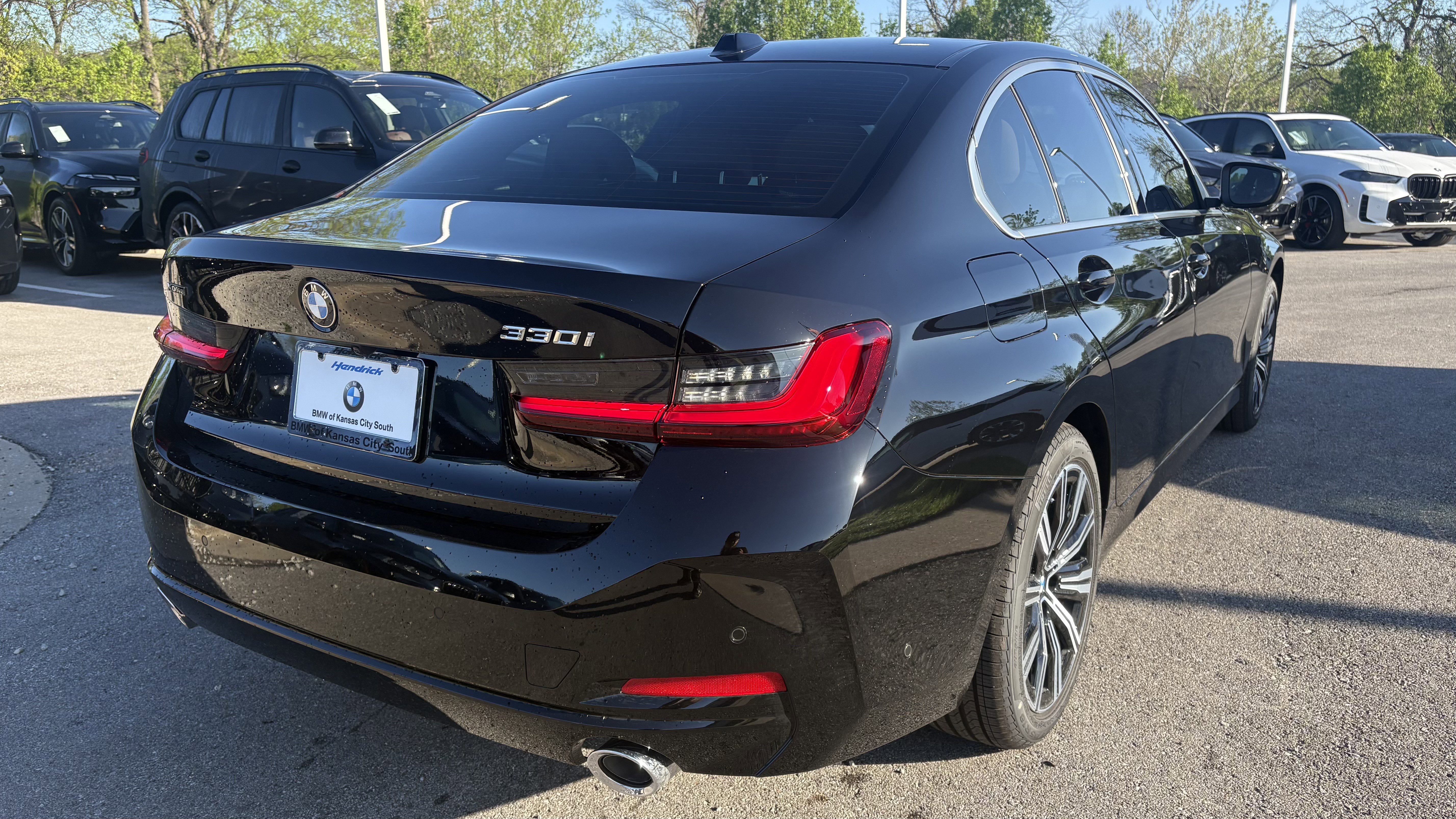 Used 2026 BMW 330i xDrive Sedan AWD/4WD image 10
