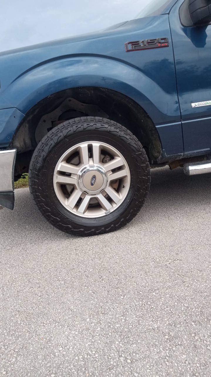 Used 2014 Ford F150 XL w/ Equipment Group 101A Mid AWD/4WD image 17