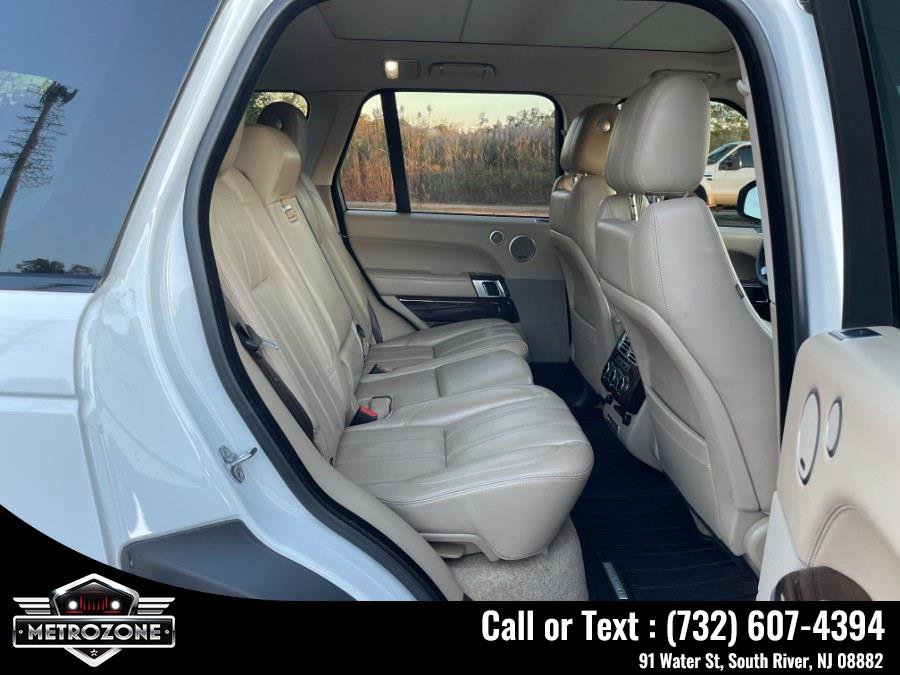 Used 2016 Land Rover Range Rover HSE image 25