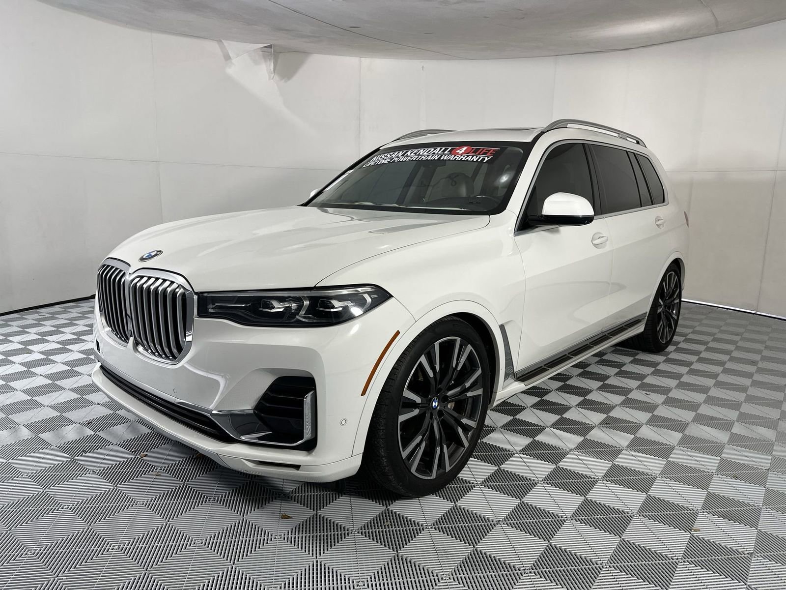 Used 2021 BMW X7 xDrive40i w/ Executive Package AWD/4WD image 4