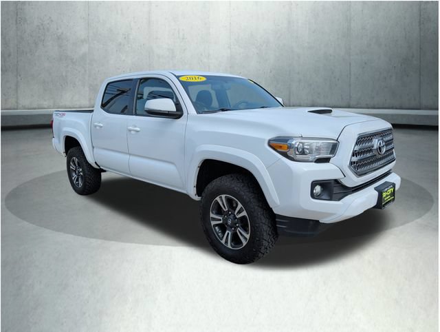 Used 2016 Toyota Tacoma TRD Sport w/ Towing Package AWD/4WD image 8