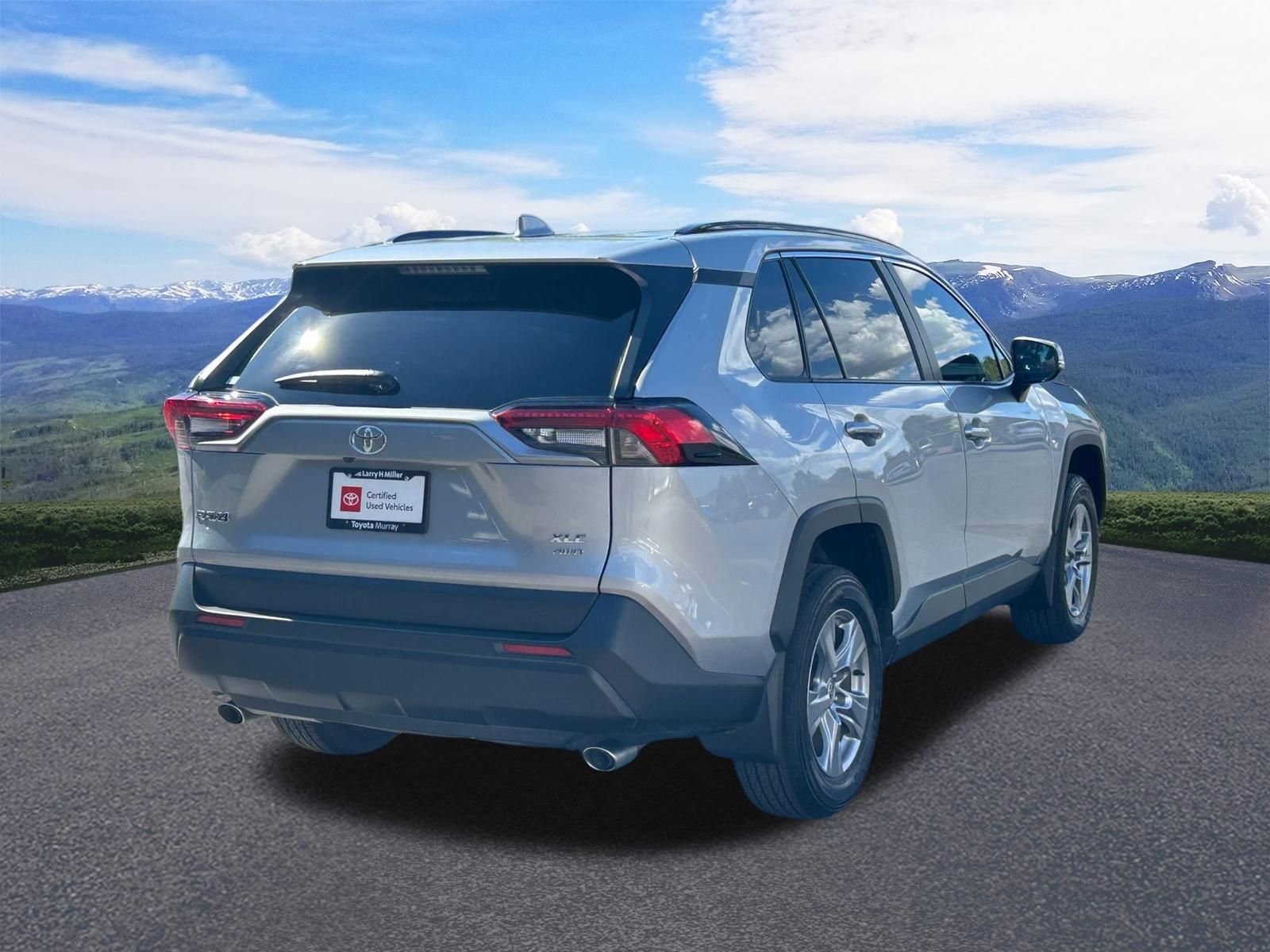 Used 2024 Toyota RAV4 XLE AWD/4WD image 5