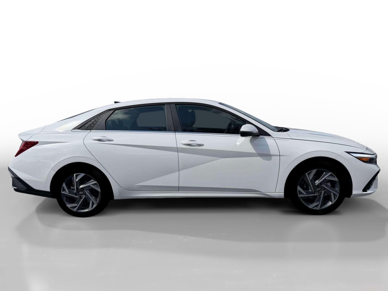 New 2026 Hyundai Elantra Limited FWD image 9