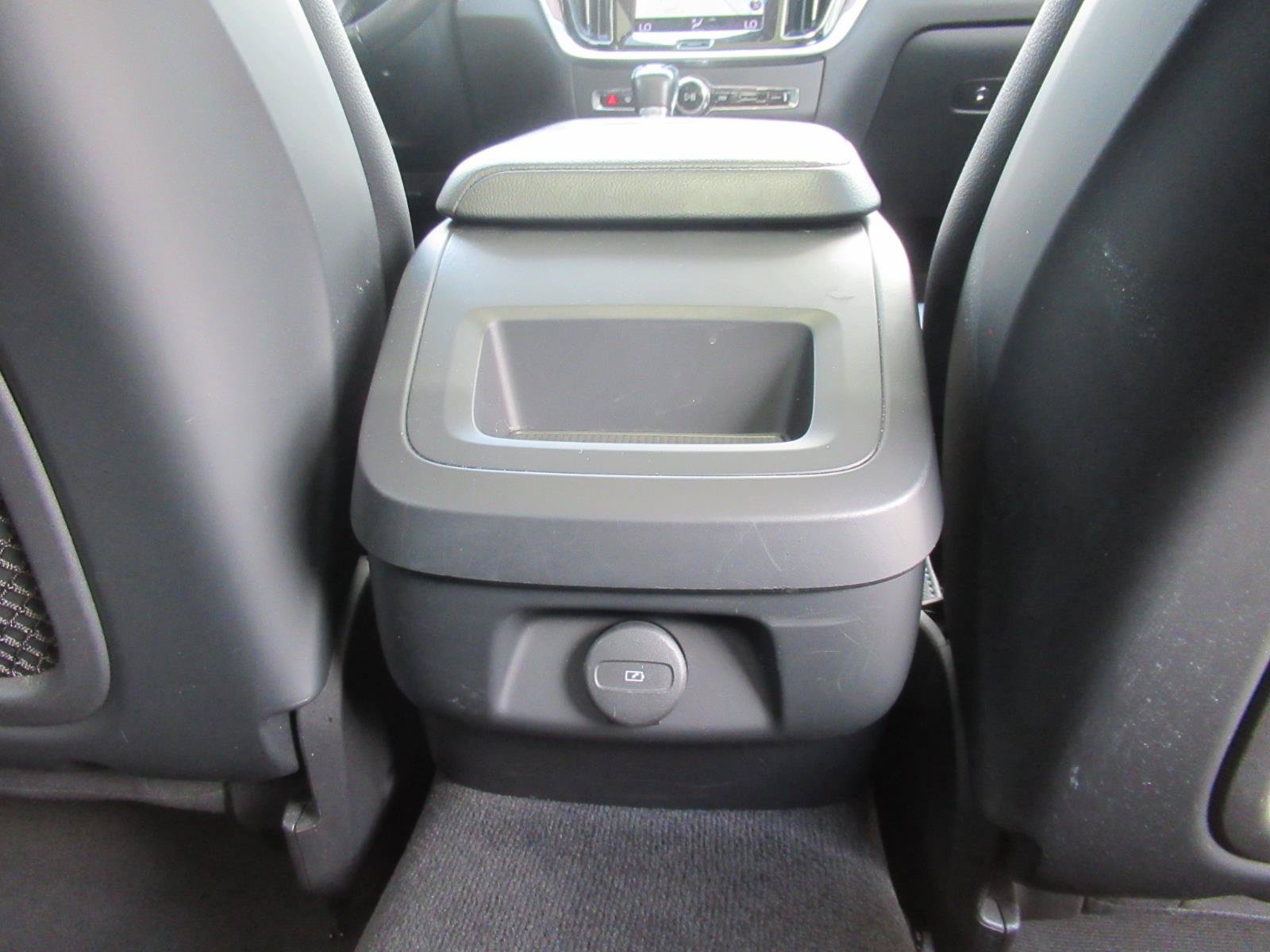 Used 2021 Volvo S60 T5 Momentum FWD image 34