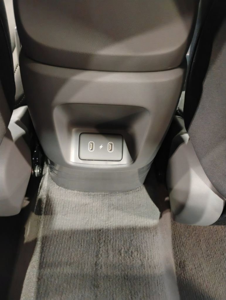 Used 2025 Hyundai Elantra Sport image 16