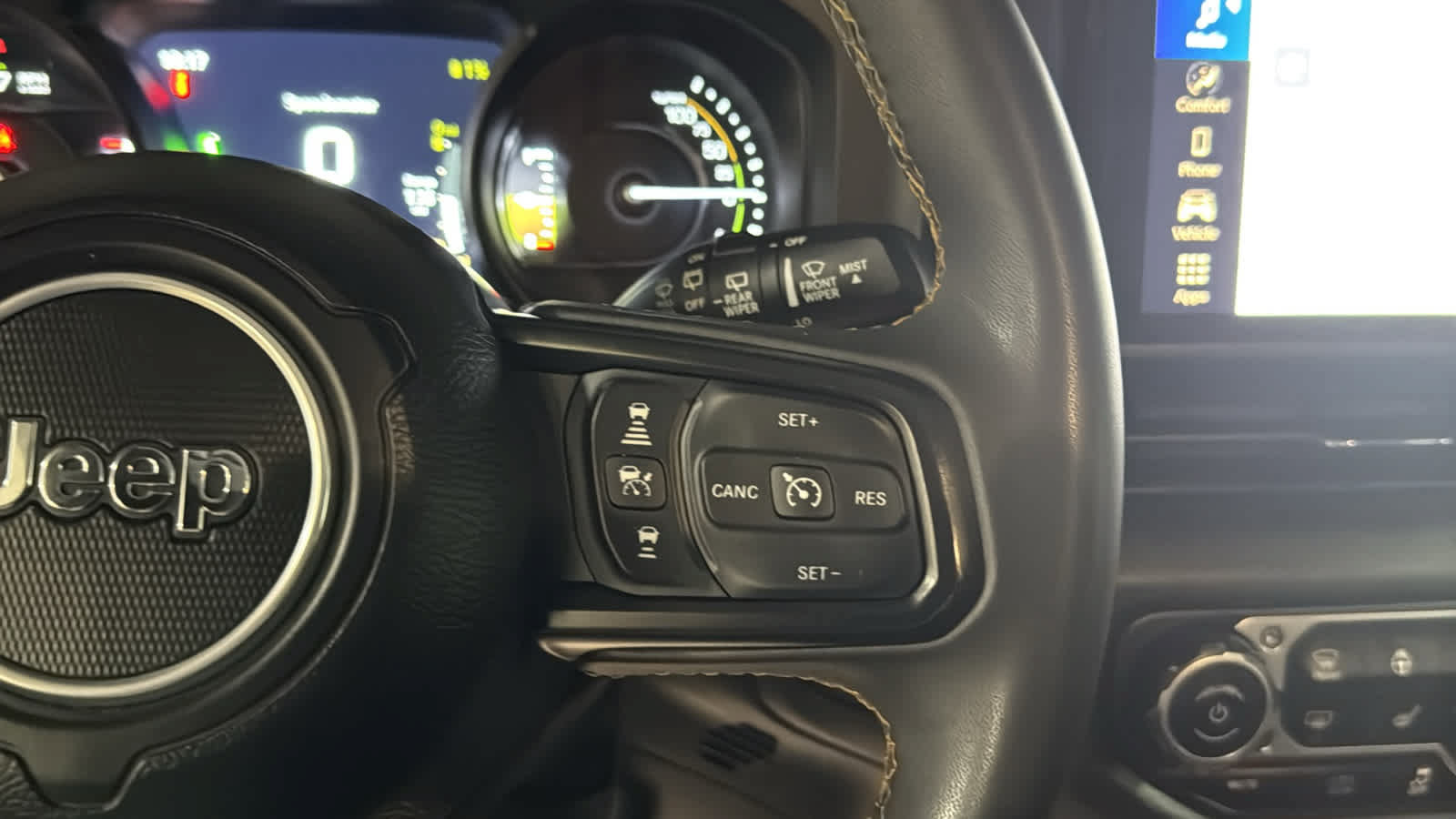 Used 2024 Jeep Wrangler Unlimited w/ Convenience Group AWD/4WD image 13
