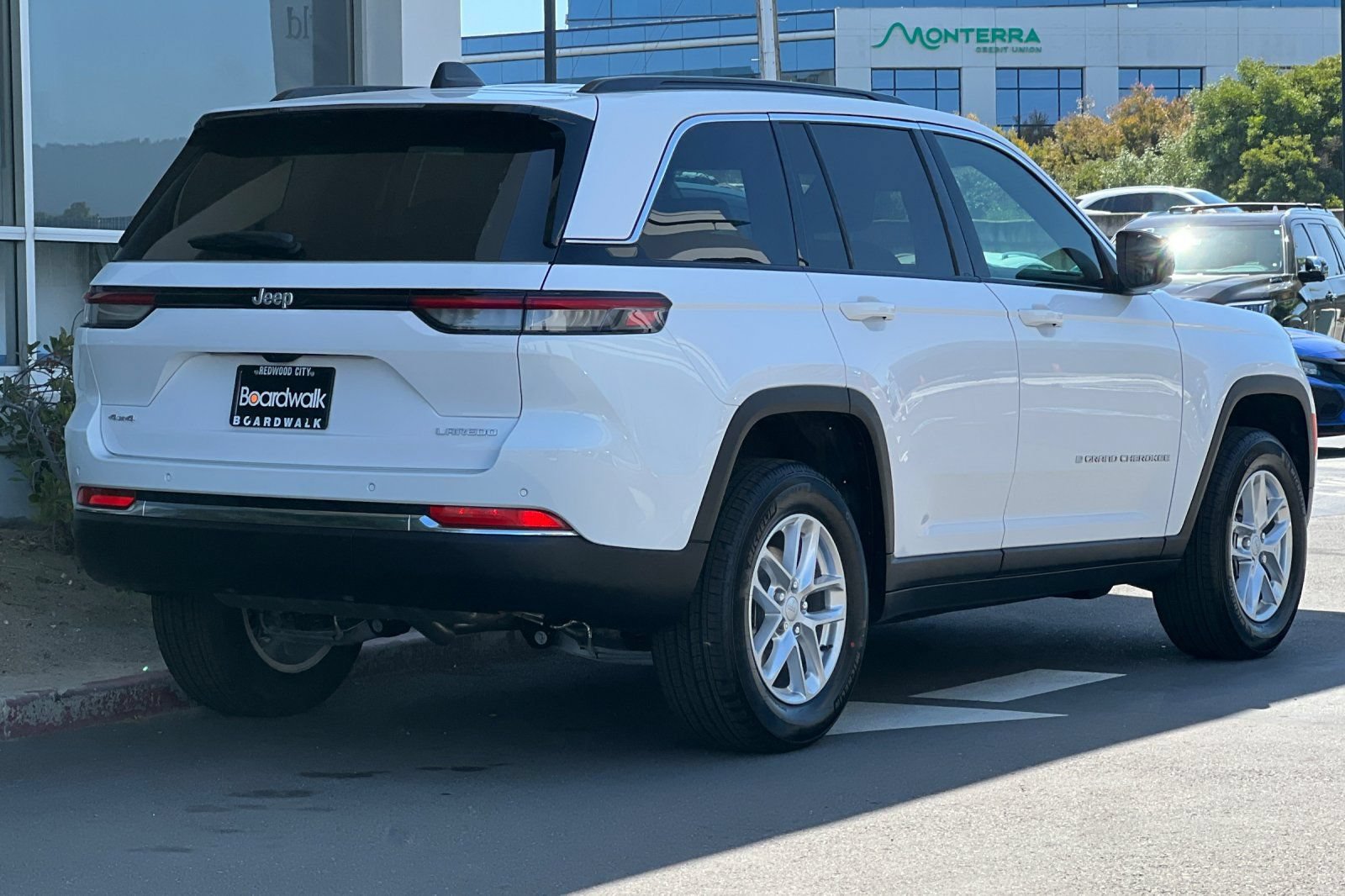New 2026 Jeep Grand Cherokee Laredo X AWD/4WD image 4