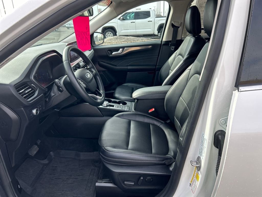 Used 2022 Ford Escape Titanium image 12