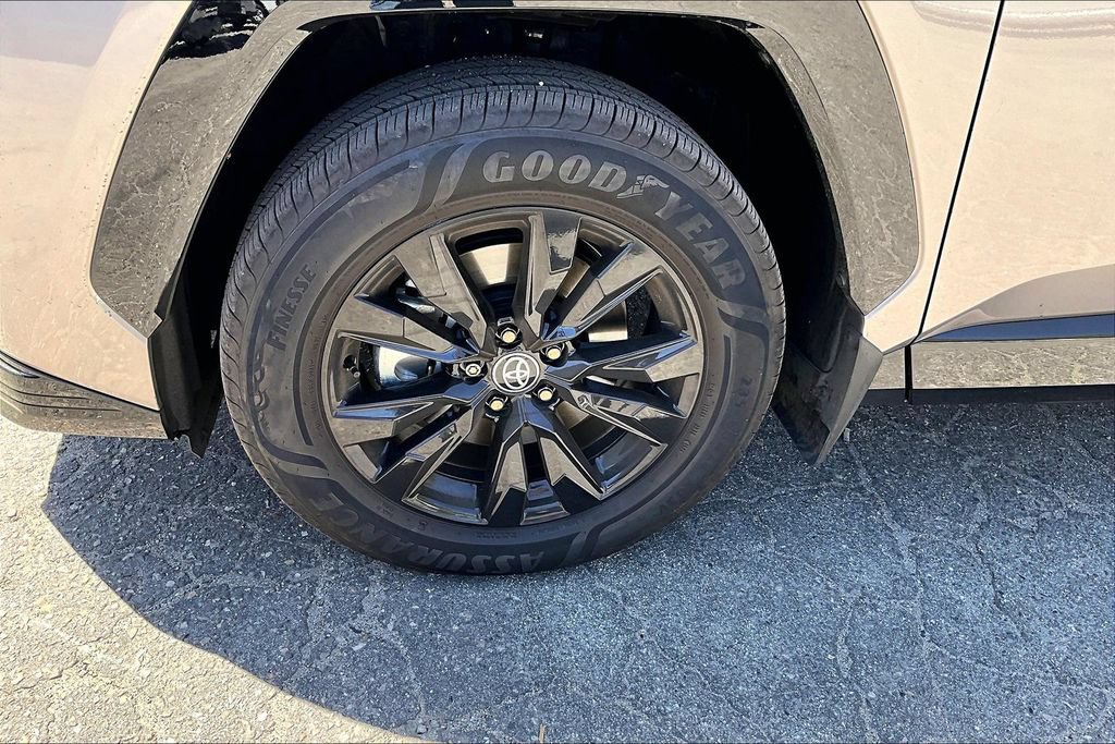Certified 2026 Toyota RAV4 SE AWD/4WD image 8