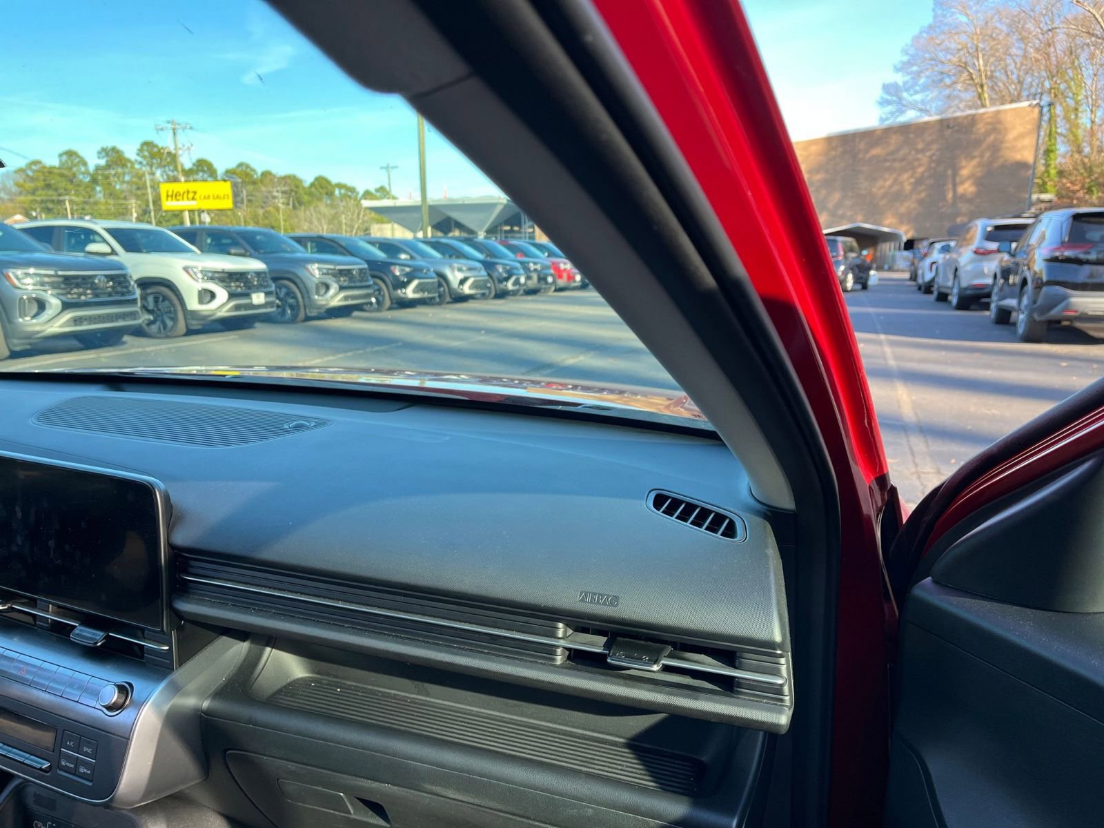 Used 2025 Hyundai Kona SEL image 35