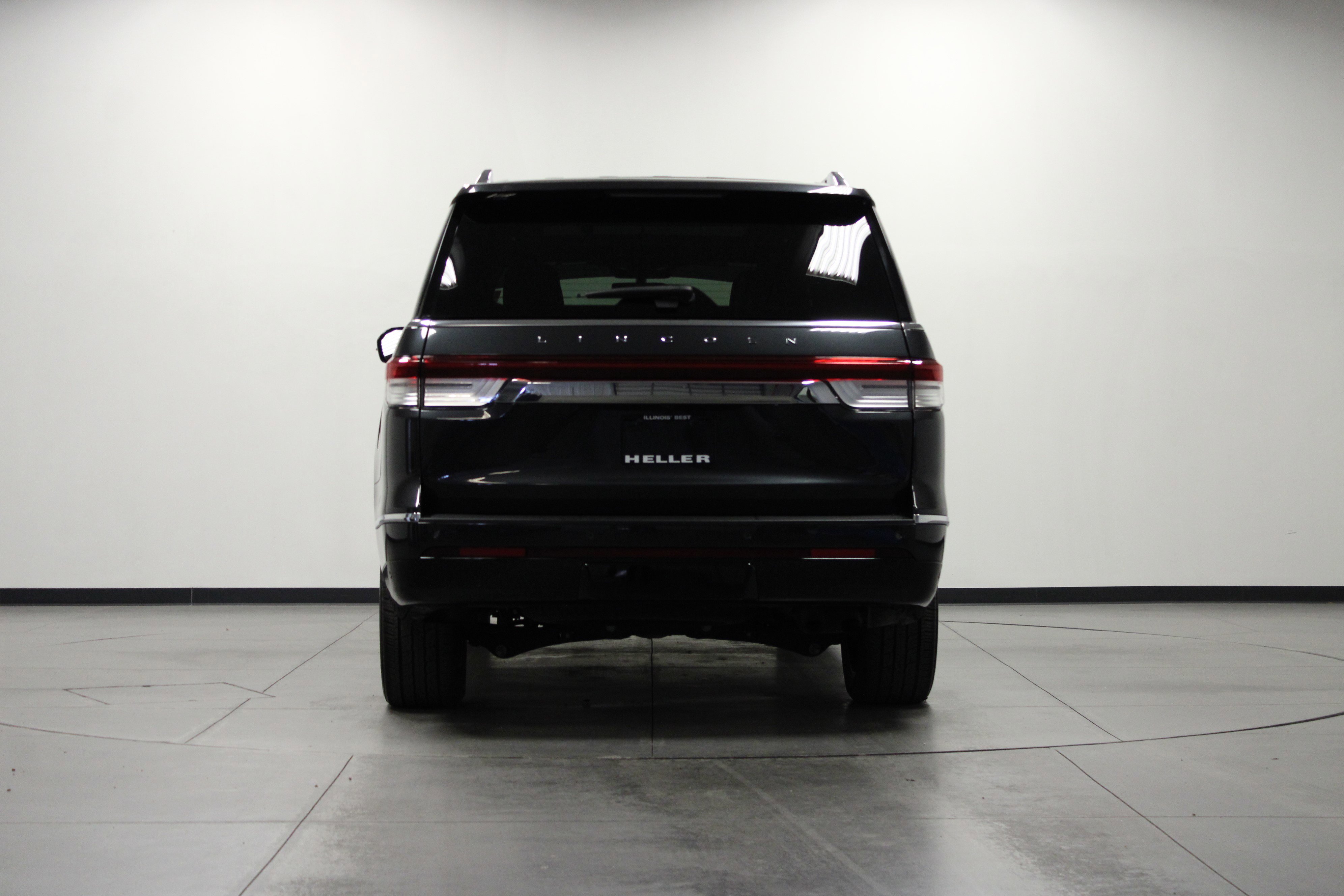 Used 2024 Lincoln Navigator Reserve w/ Equipment Group 201A image 5