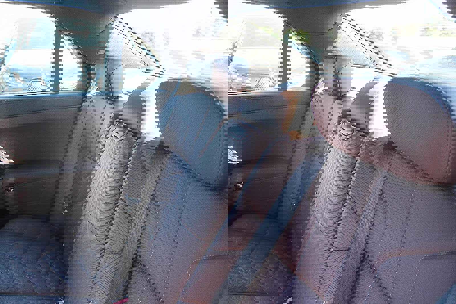 New 2026 BMW 750e xDrive w/ Premium Package image 29