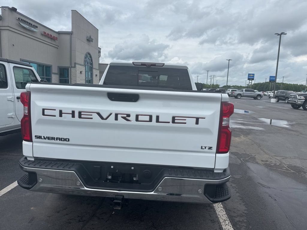 Used 2020 Chevrolet Silverado 1500 LTZ w/ LTZ Premium Package AWD/4WD image 5