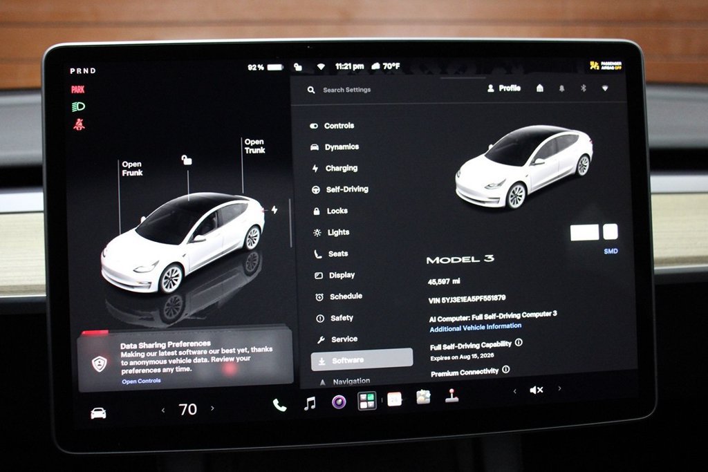 Used 2023 Tesla Model 3 Standard Range RWD image 27