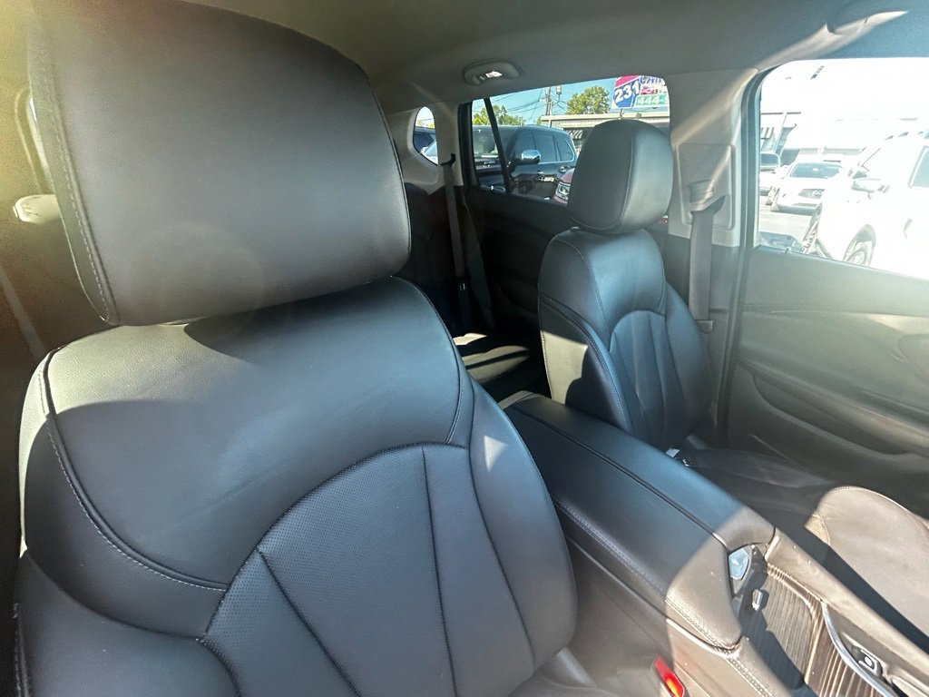 Used 2019 Buick Envision Essence w/ LPO, Cargo Package image 18