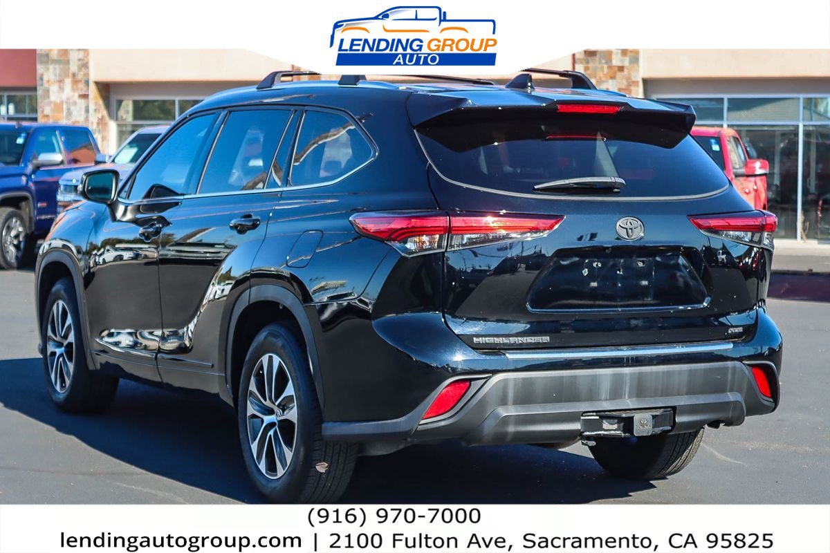 Used 2021 Toyota Highlander XLE image 9