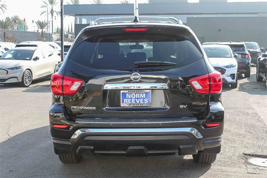 Used 2020 Nissan Pathfinder SV image 8