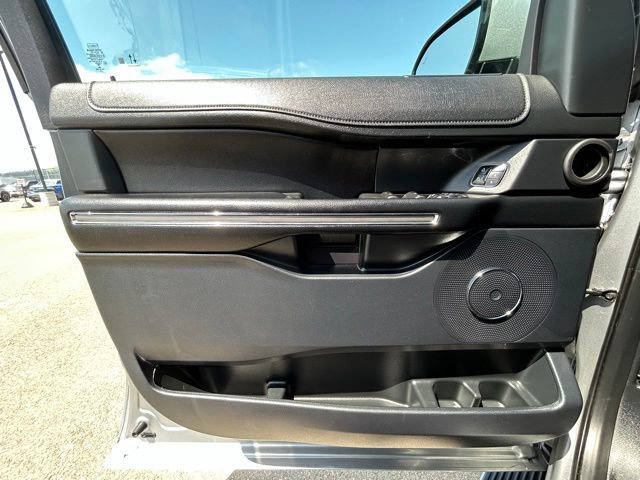 Used 2021 Ford Expedition XLT AWD/4WD image 29