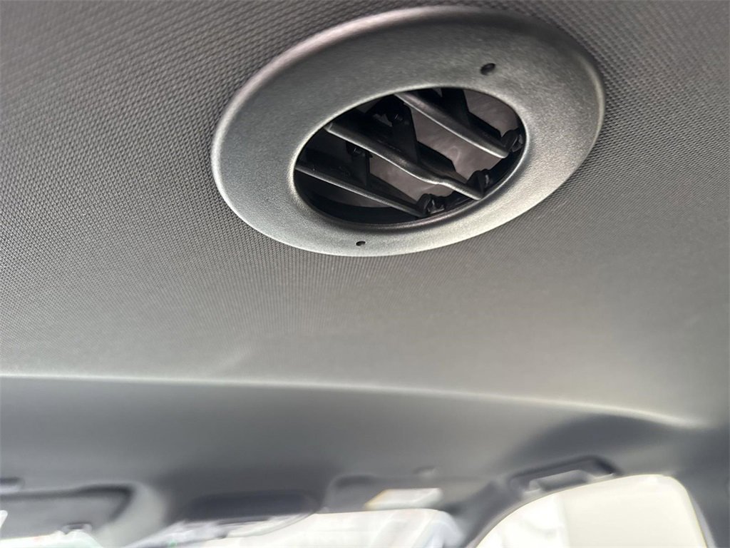 Used 2024 Chevrolet Suburban LT image 20