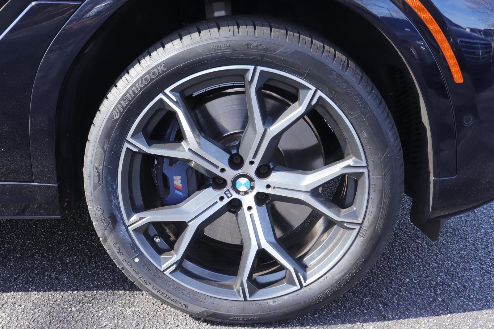 Used 2023 BMW X6 M50i w/ Executive Package image 44