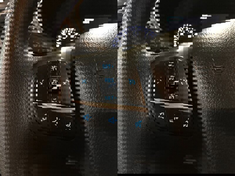 Used 2020 Ford Escape SE image 11