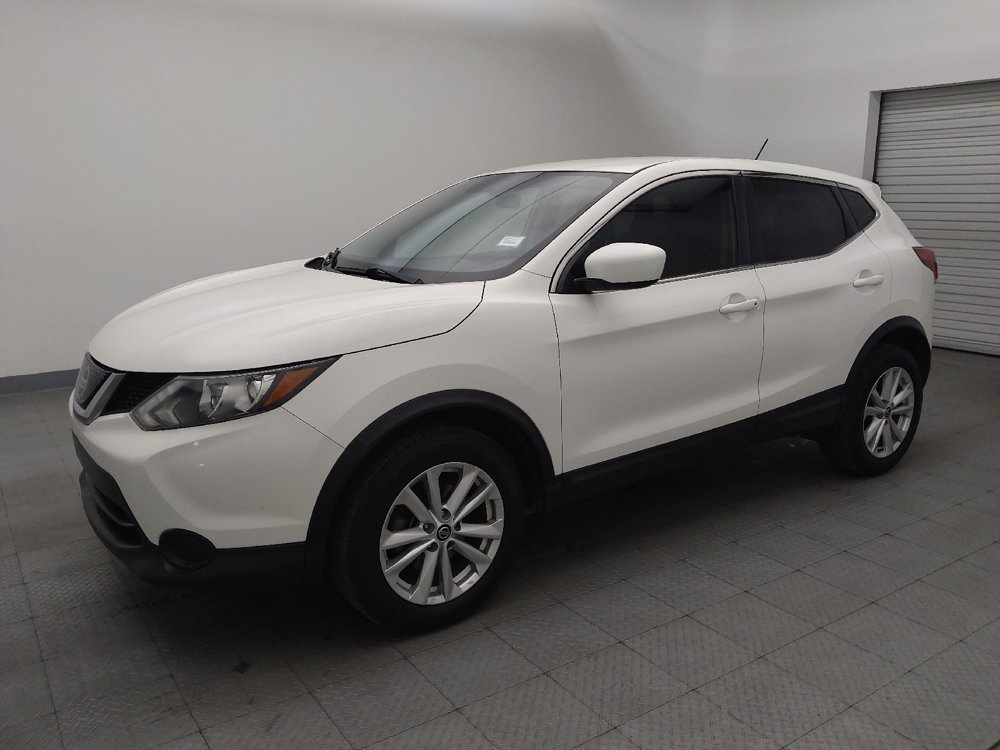 Used 2019 Nissan Rogue Sport S w/ Appearance Package image 2