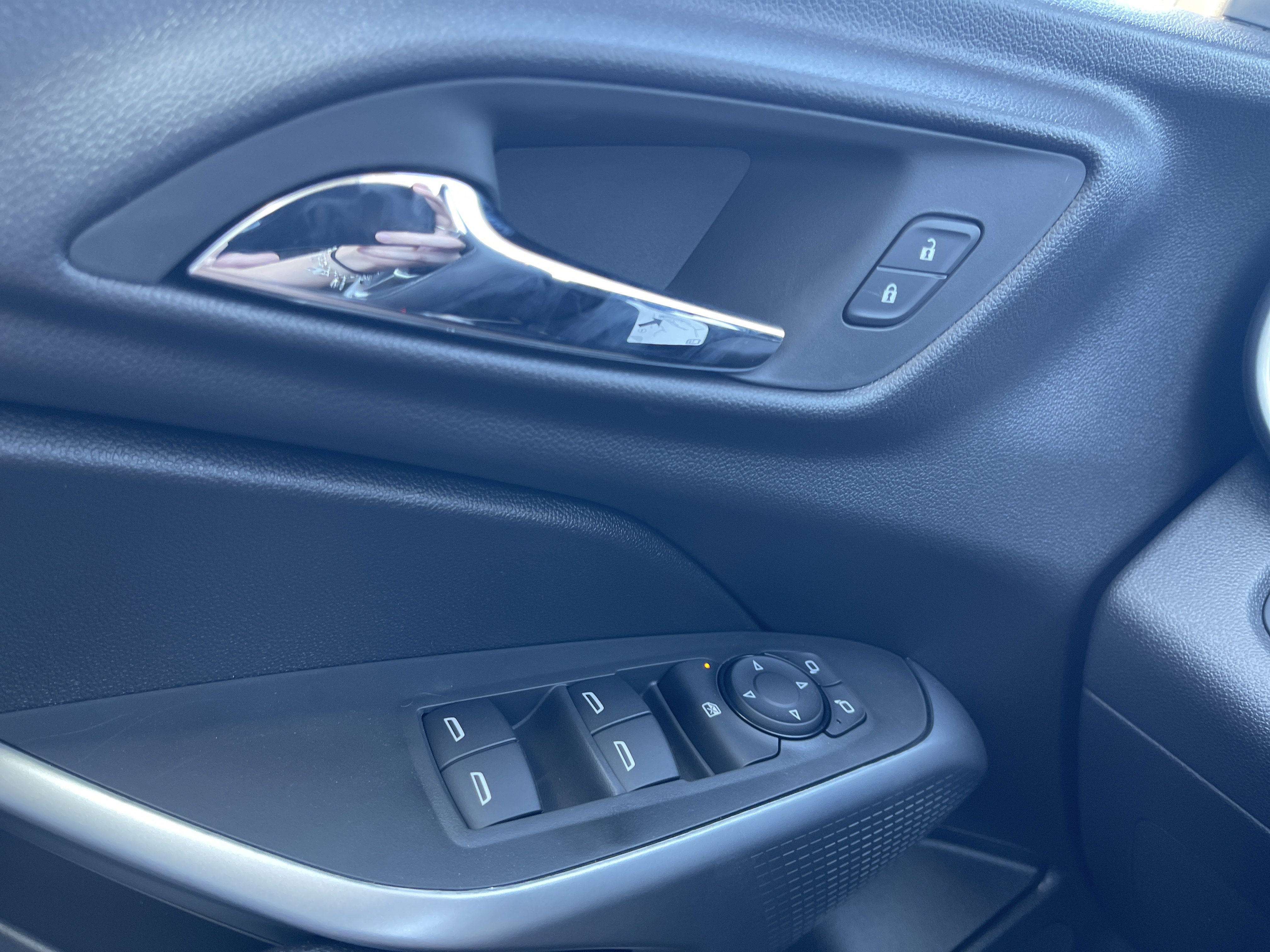 New 2026 Chevrolet Trax LS w/ LS Convenience Package FWD image 22