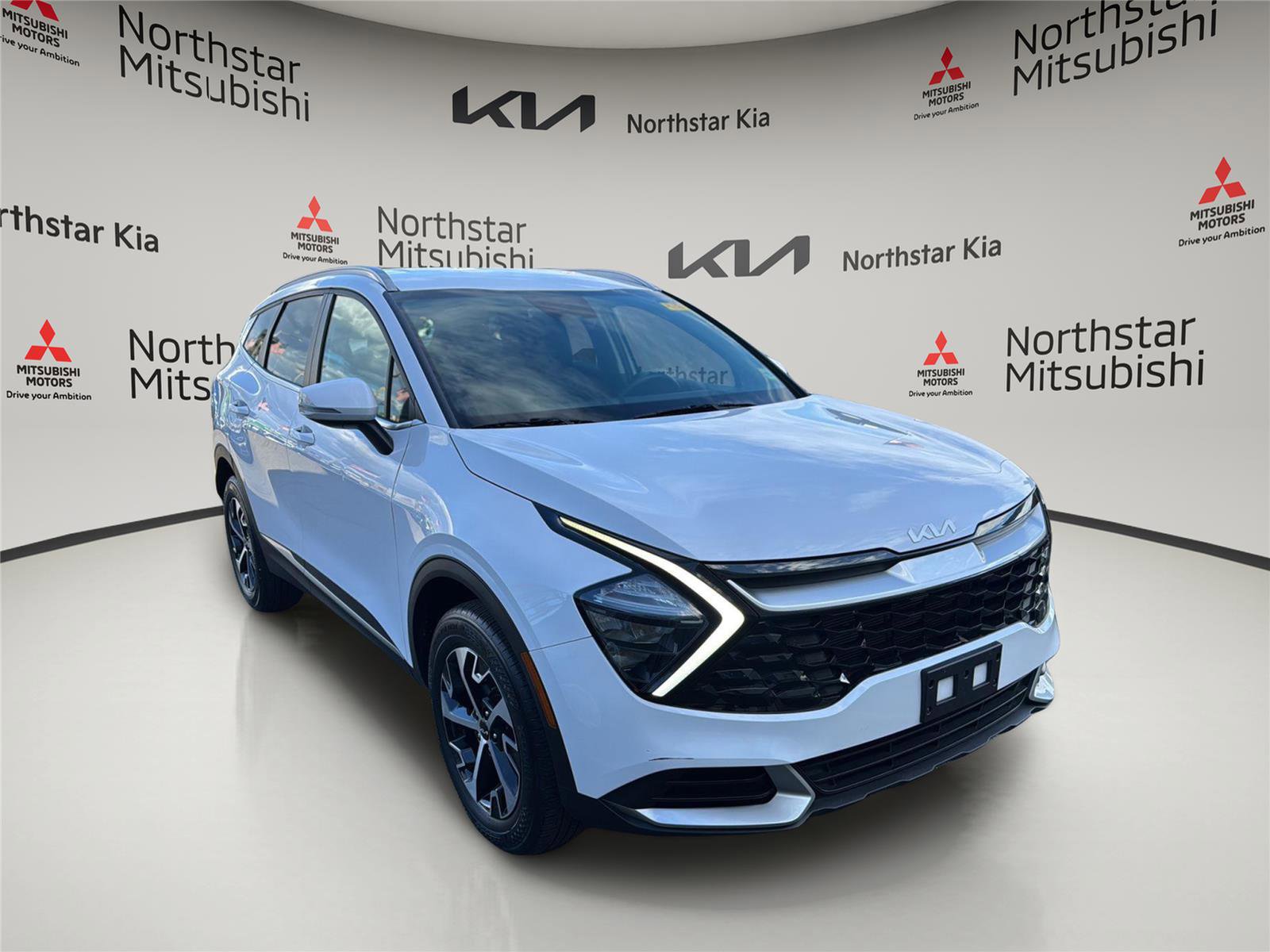 Used 2023 Kia Sportage EX image 8