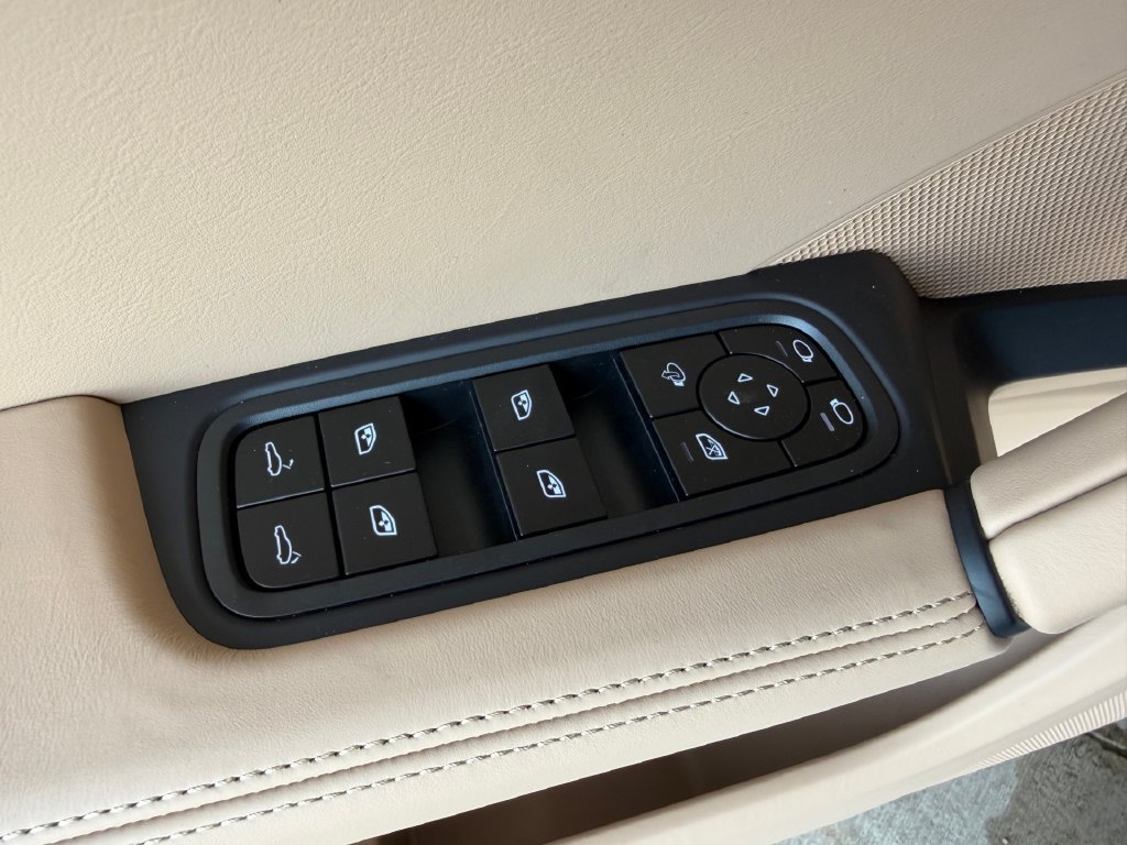New 2026 Porsche Cayenne S AWD/4WD image 22