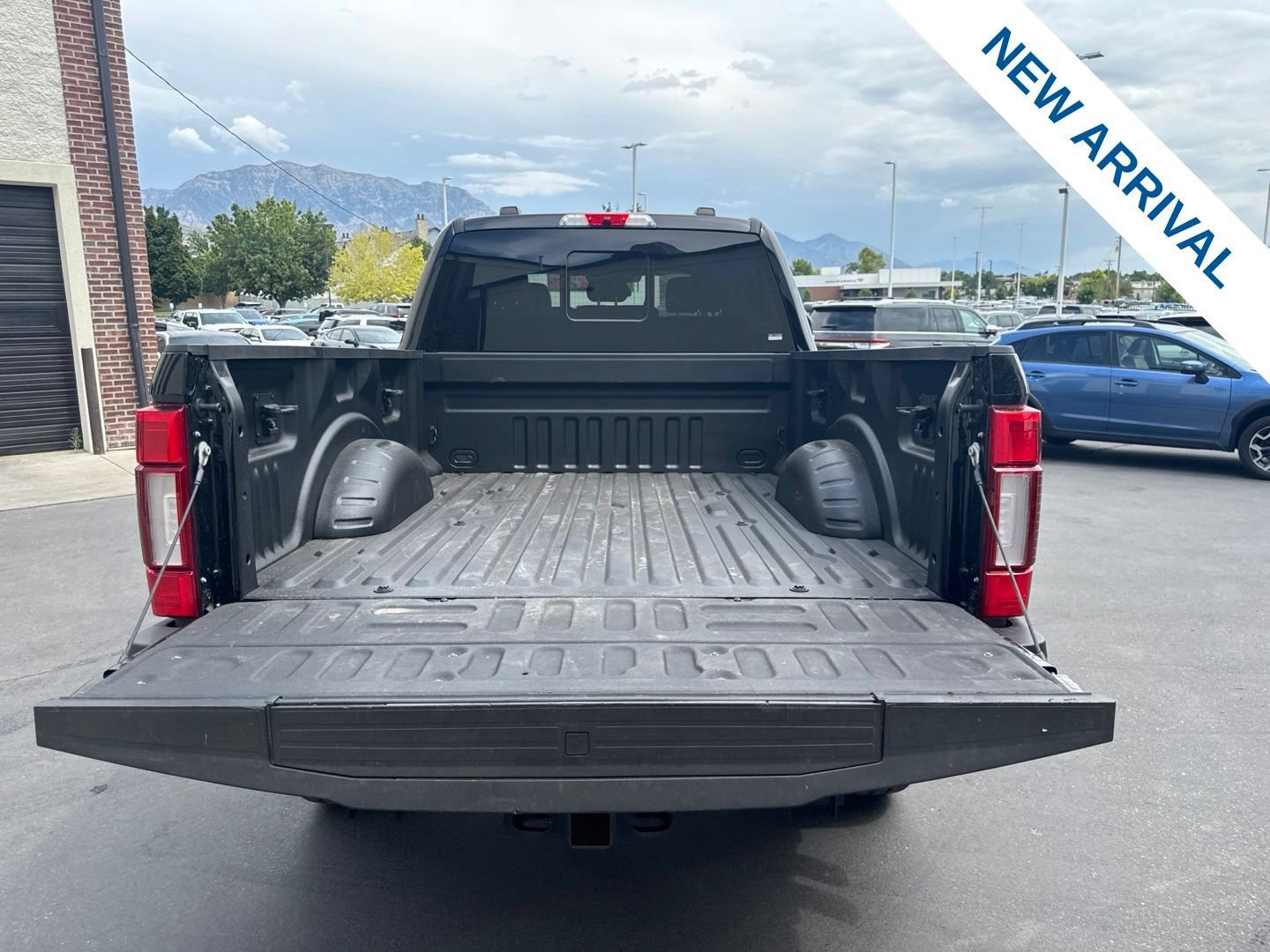 Used 2022 Ford F350 Lariat w/ Tremor Off-Road Package AWD/4WD image 15