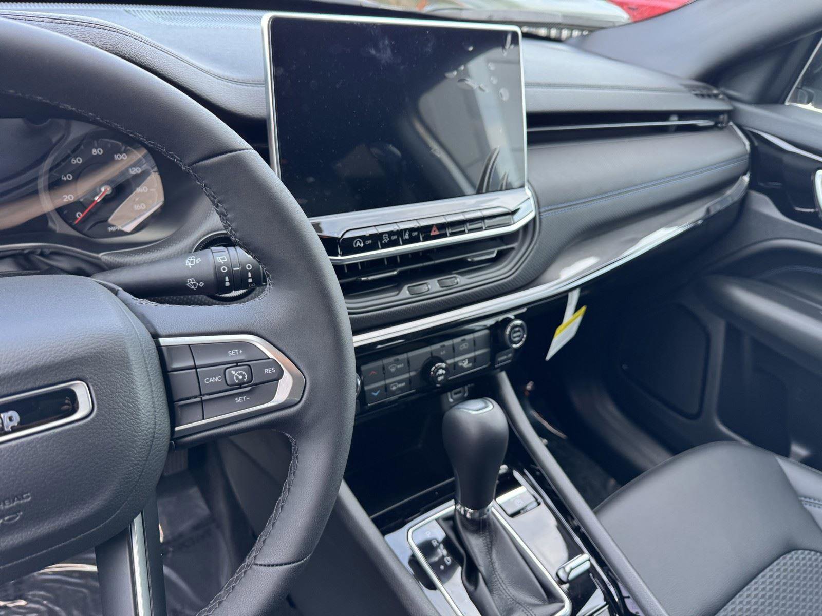 New 2026 Jeep Compass Latitude image 16