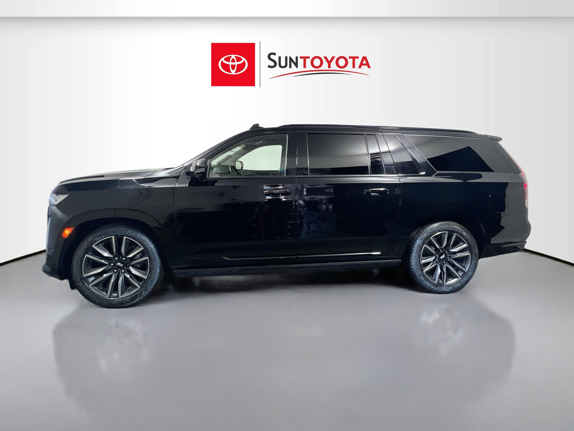 Used 2023 Cadillac Escalade ESV Sport w/ Touring Package RWD image 7