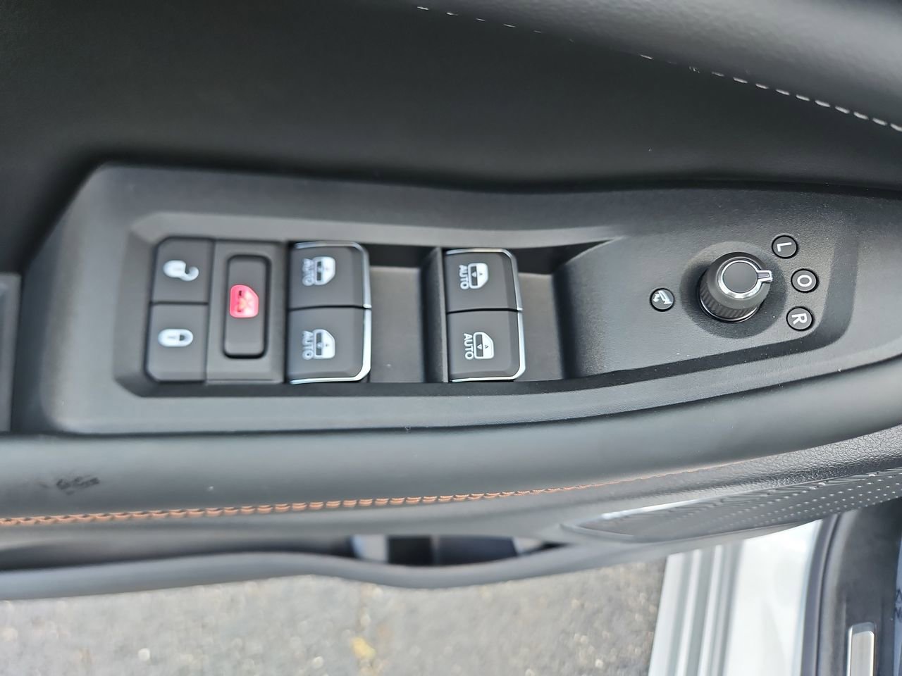 New 2025 Jeep Grand Cherokee Overland w/ Adv Protech Group III image 19