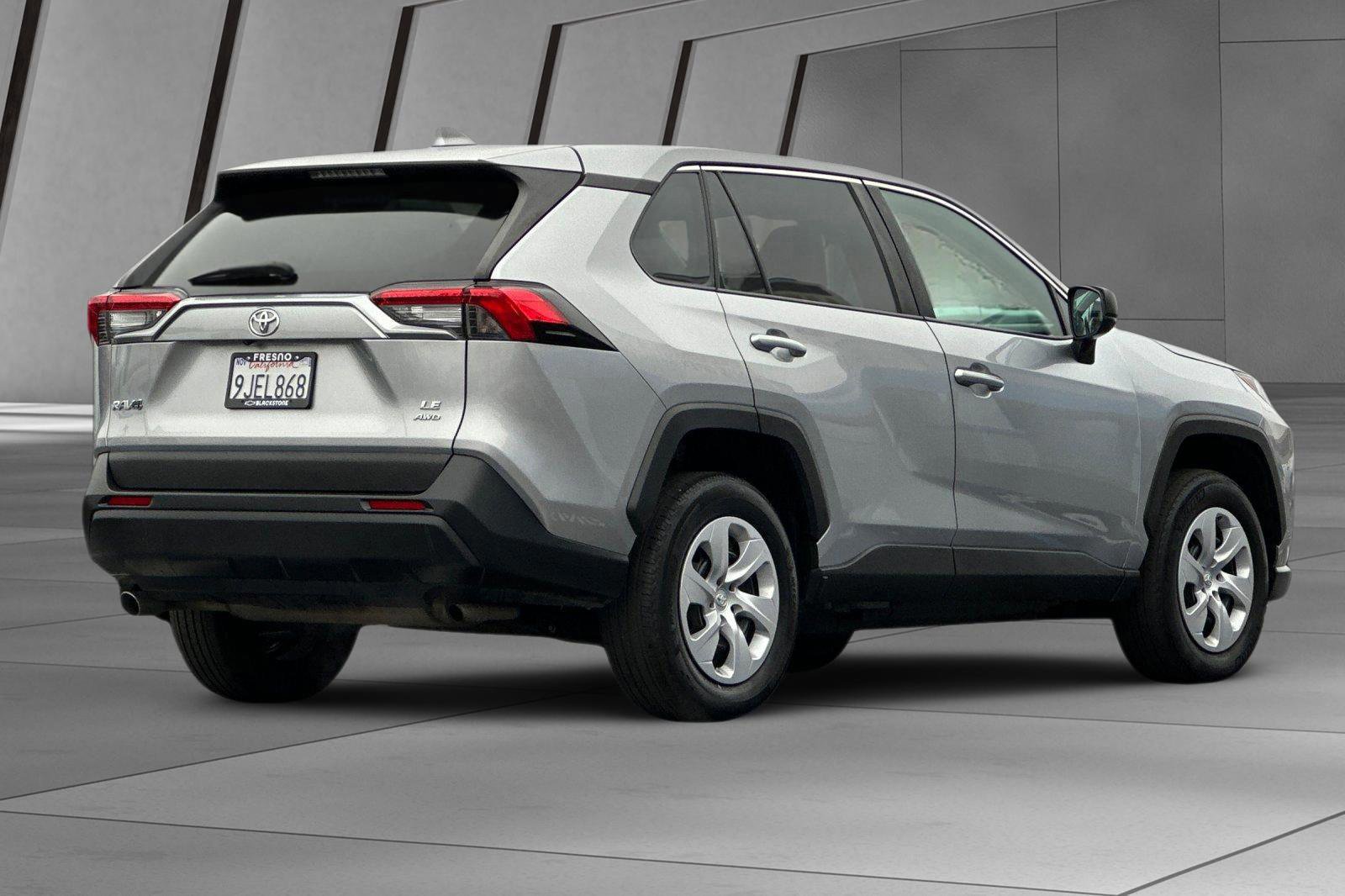 Used 2024 Toyota RAV4 LE image 4