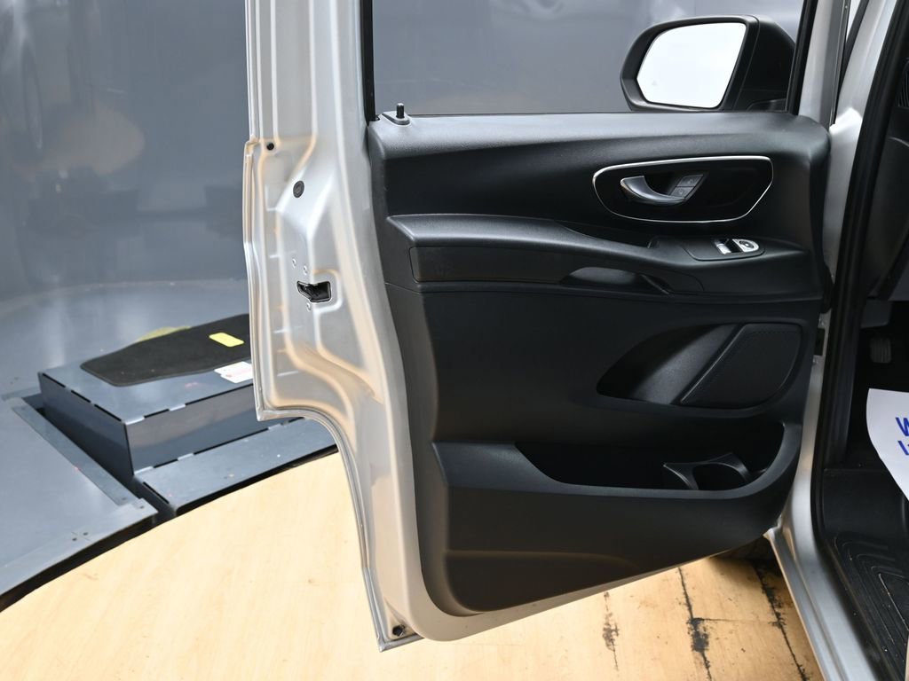 Used 2018 Mercedes-Benz Metris Passenger image 39