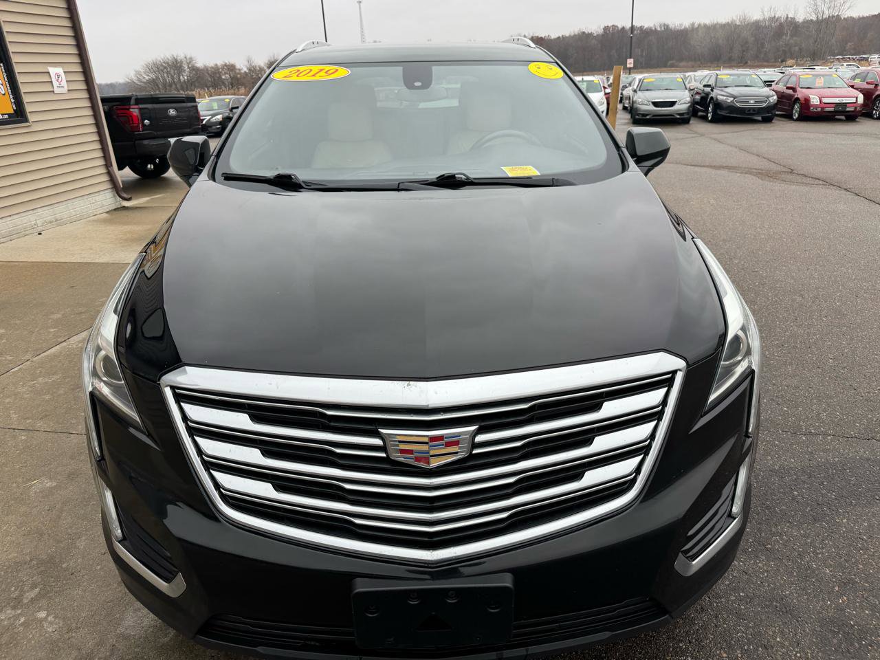Used 2019 Cadillac XT5 AWD image 2