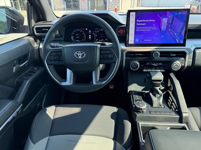 Used 2025 Toyota Tacoma TRD Sport AWD/4WD image 14