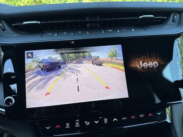 New 2027 Jeep Grand Cherokee Altitude RWD image 30